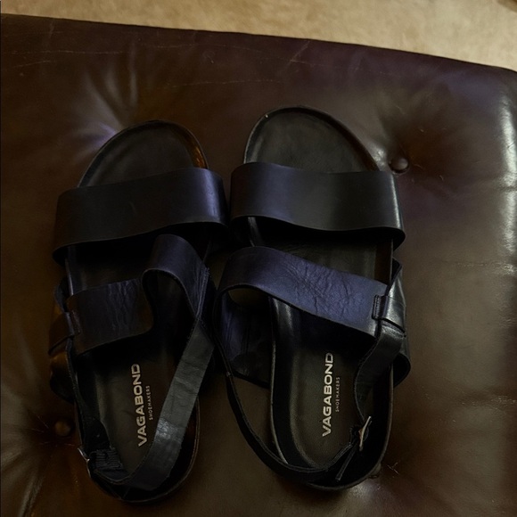Vagabond black leather Shoemakers Erin sandals feature a minimalist two-strap main image 9